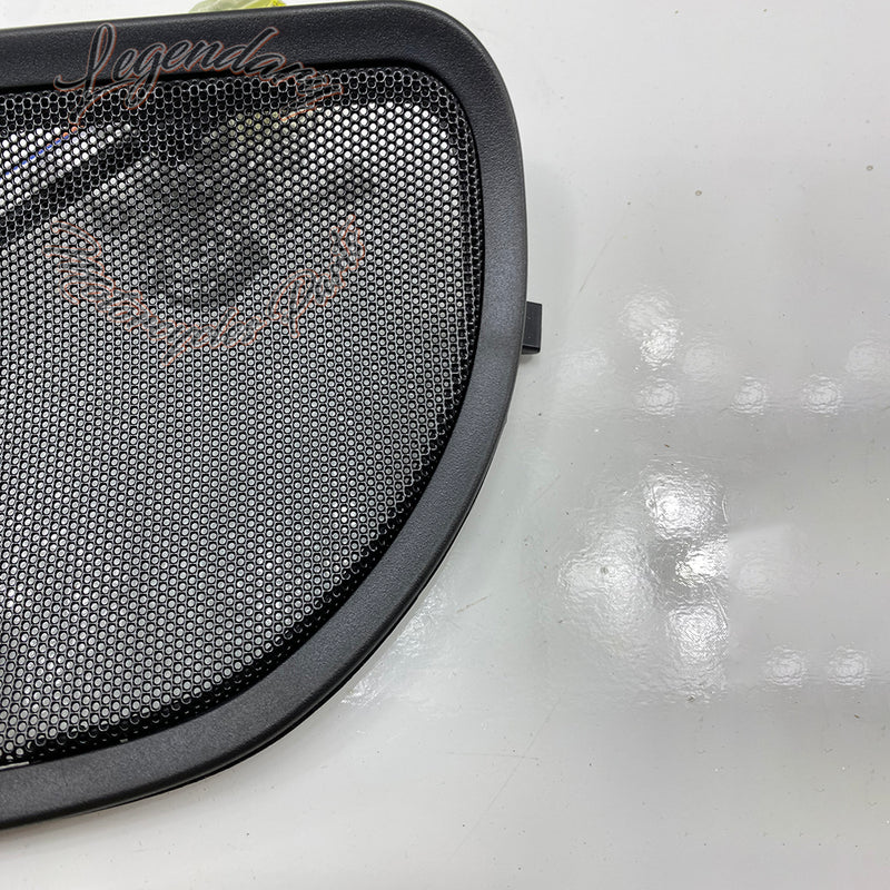 Grille de haut parleur gauche du système audio Boom! Stage 2 OEM 76000595